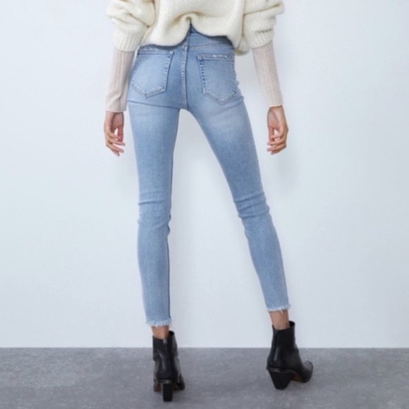 Zara Denim - Zara Denim Skinny Jeans Light Blue Washed Raw Hem Size 0 W23